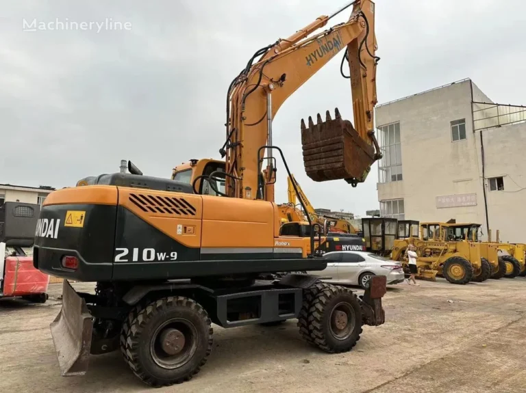 Used HYUNDAI 210W-9 Excavator